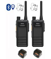 Set van 2 Hytera HP605G DMR UHF IP67 5W GPS, Bluetooth tafellader en beveiligingoortje