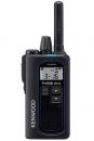 Kenwood TK-3601D IP67 Digitale mini portofoon met EMC-13 oortje en tafel lader