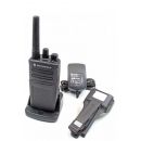 Motorola XT420 UHF IP55 PMR446 Portofoon met tafellader en beveiliging oortje M1 2-Pins