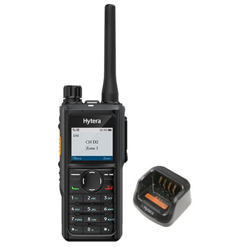 Hytera HP685 VHF DMR IP67 5Watt met tafellader