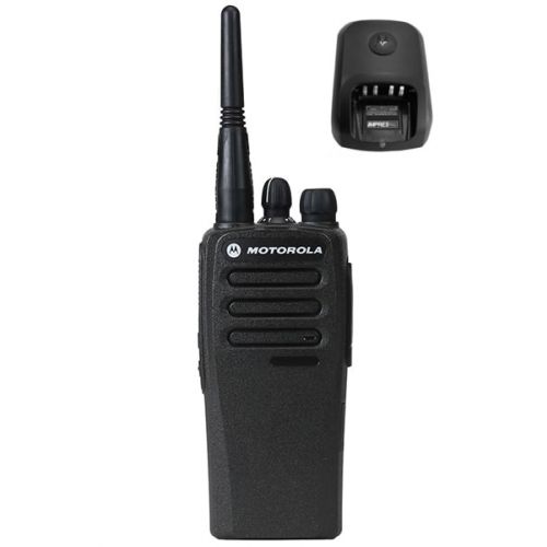 Motorola DP1400 UHF Analoog IP54 5Watt met tafellader
