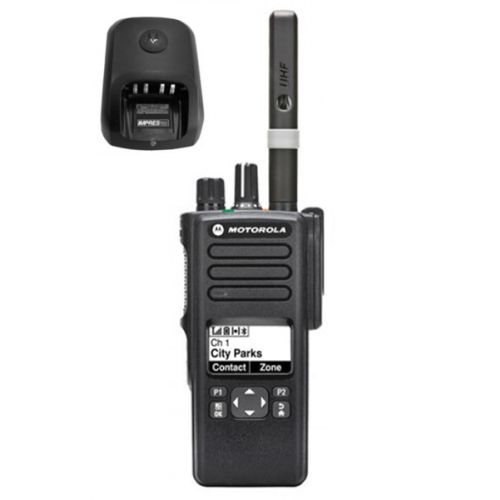 Motorola DP4600E VHF DMR IP68 5watt met tafellader